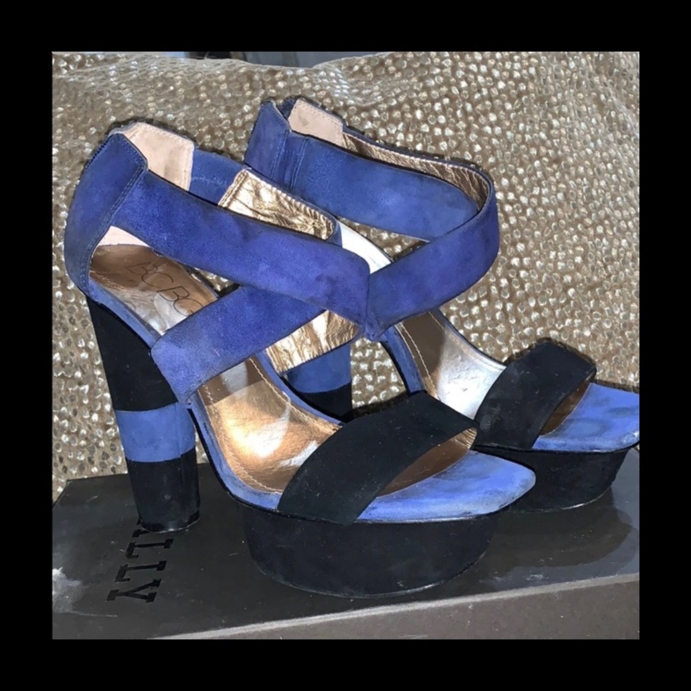 BCBG Bleu and Black Platform Heels